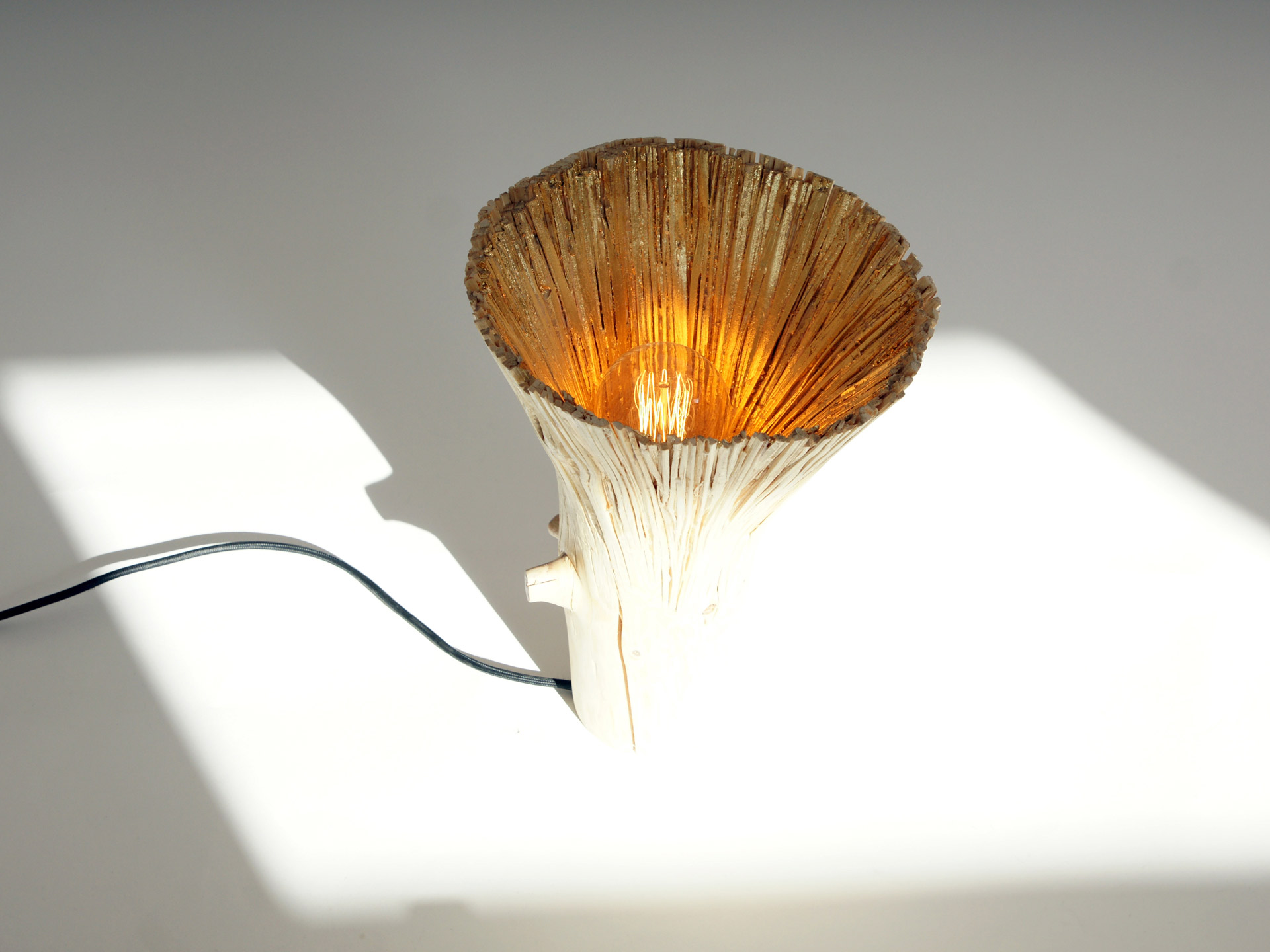 Pressed wood pendant light